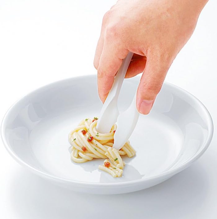 combi baby noodle cutter and spoon set with storage case 宝宝辅食面条剪刀与汤匙